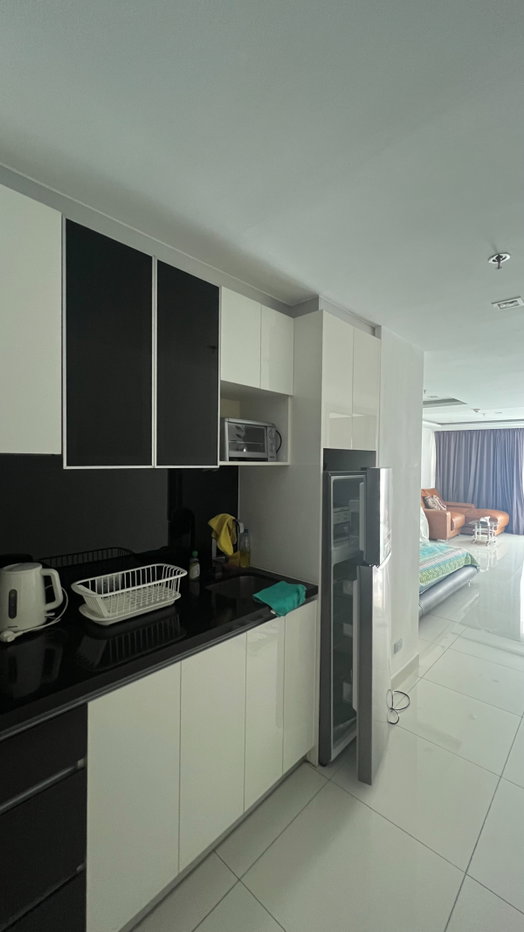 picture Beachfront Condo for Sale (2 Connected Units) – Wong Amat Tower, Pattaya - 10/12
