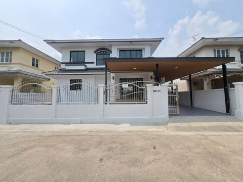 หมู่บ้านชัยพฤกษ์ 1 (สุวินทวงศ์-คุ้มเกล้า) " แลนด์ แอนด์ เฮ้าส์ " บ้านสวยพร้อมอยู่! รีโนเวทใหม่ทั้งหลัง สไตล์โมเดิร์น