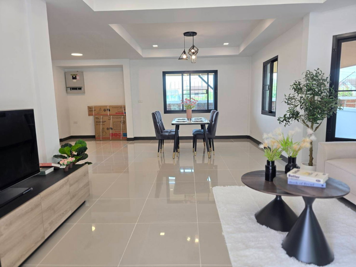 รูป หมู่บ้านชัยพฤกษ์ 1 (สุวินทวงศ์-คุ้มเกล้า) " แลนด์ แอนด์ เฮ้าส์ " บ้านสวยพร้อมอยู่! รีโนเวทใหม่ทั้งหลัง สไตล์โมเดิร์น - รูปที่ 11/39