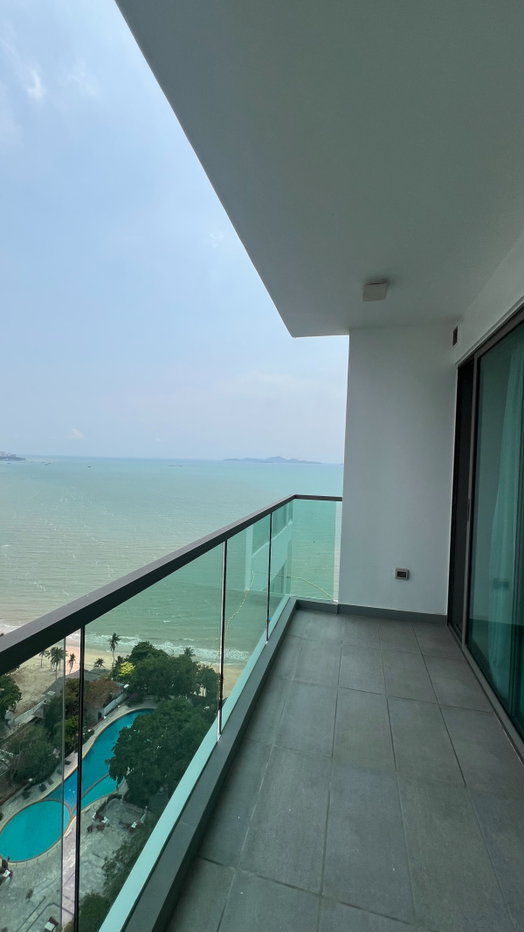 picture Beachfront Condo for Sale (2 Connected Units) – Wong Amat Tower, Pattaya - 1/12
