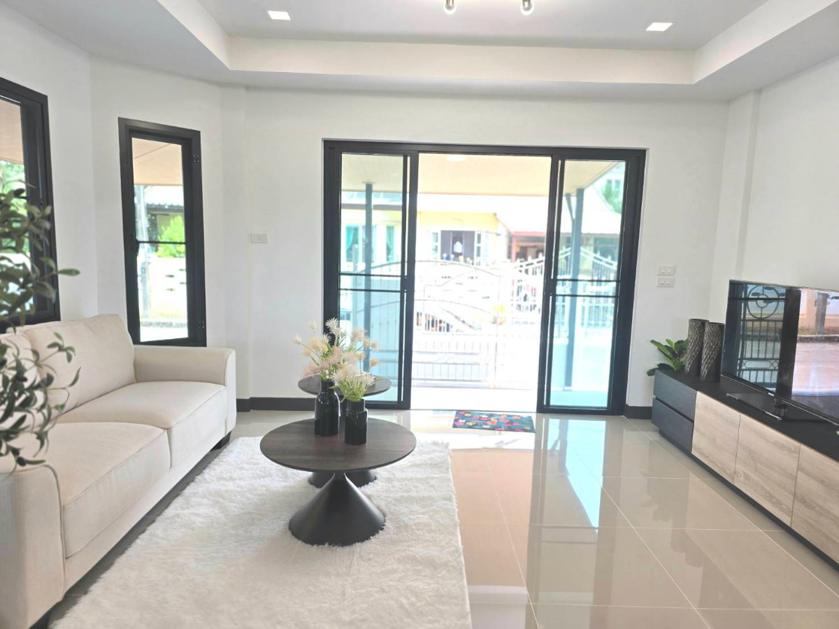 รูป หมู่บ้านชัยพฤกษ์ 1 (สุวินทวงศ์-คุ้มเกล้า) " แลนด์ แอนด์ เฮ้าส์ " บ้านสวยพร้อมอยู่! รีโนเวทใหม่ทั้งหลัง สไตล์โมเดิร์น - รูปที่ 15/39