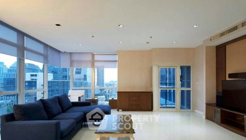 Well-Priced 3-BR Condo At Athenee Residence, 200m to BTS Phloen Chit 📍 (ID 2742955)