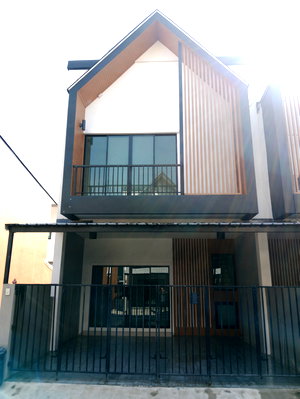 เช่าทาวน์โฮม ถนนสาธุประดิษฐ์ : 🏡 ทาวน์โฮม 4 ห้องนอน สมุทรสาคร รีโนเวทใหม่ จอดรถ 2 คัน | ดี พลัส