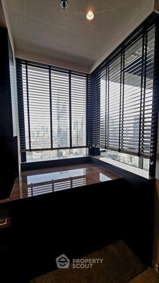 รูป คอนโด 2 ห้องนอน ชั้น 28 The Lofts Silom ใกล้ BTS Surasak (ID 2817356) - รูปที่ 12/16