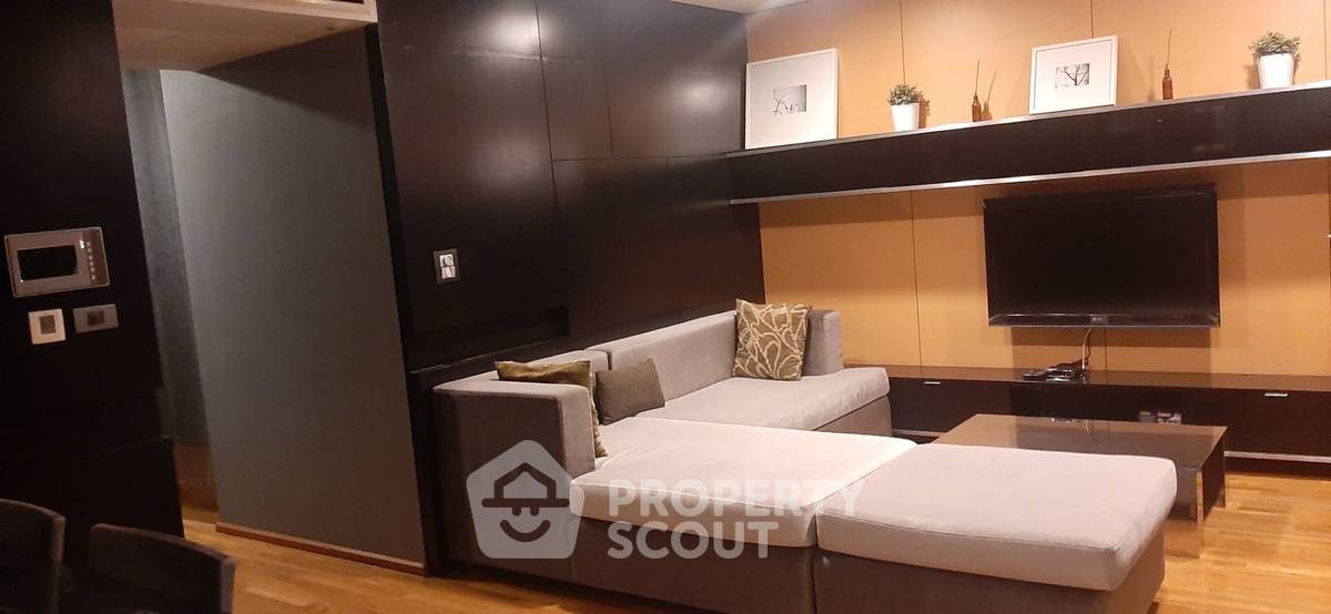 picture 2-BR 70 Sqm Condo At Quad Silom Condominium, 200m To MRT Sam Yan (ID 2606231) - 3/16