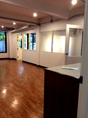 เช่าทาวน์โฮม เจ อเวนิว ทองหล่อ : 🏡✨ ให้เช่าทาวน์โฮม 2 ชั้น (บ้านมุม) เอกมัย 22
