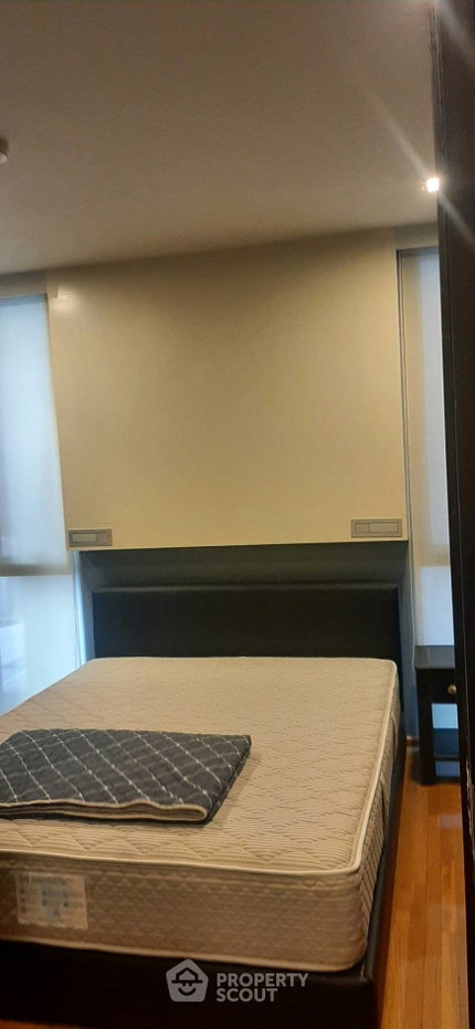picture 2-BR 70 Sqm Condo At Quad Silom Condominium, 200m To MRT Sam Yan (ID 2606231) - 10/16