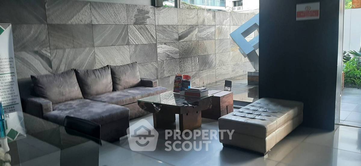 picture 2-BR 70 Sqm Condo At Quad Silom Condominium, 200m To MRT Sam Yan (ID 2606231) - 13/16