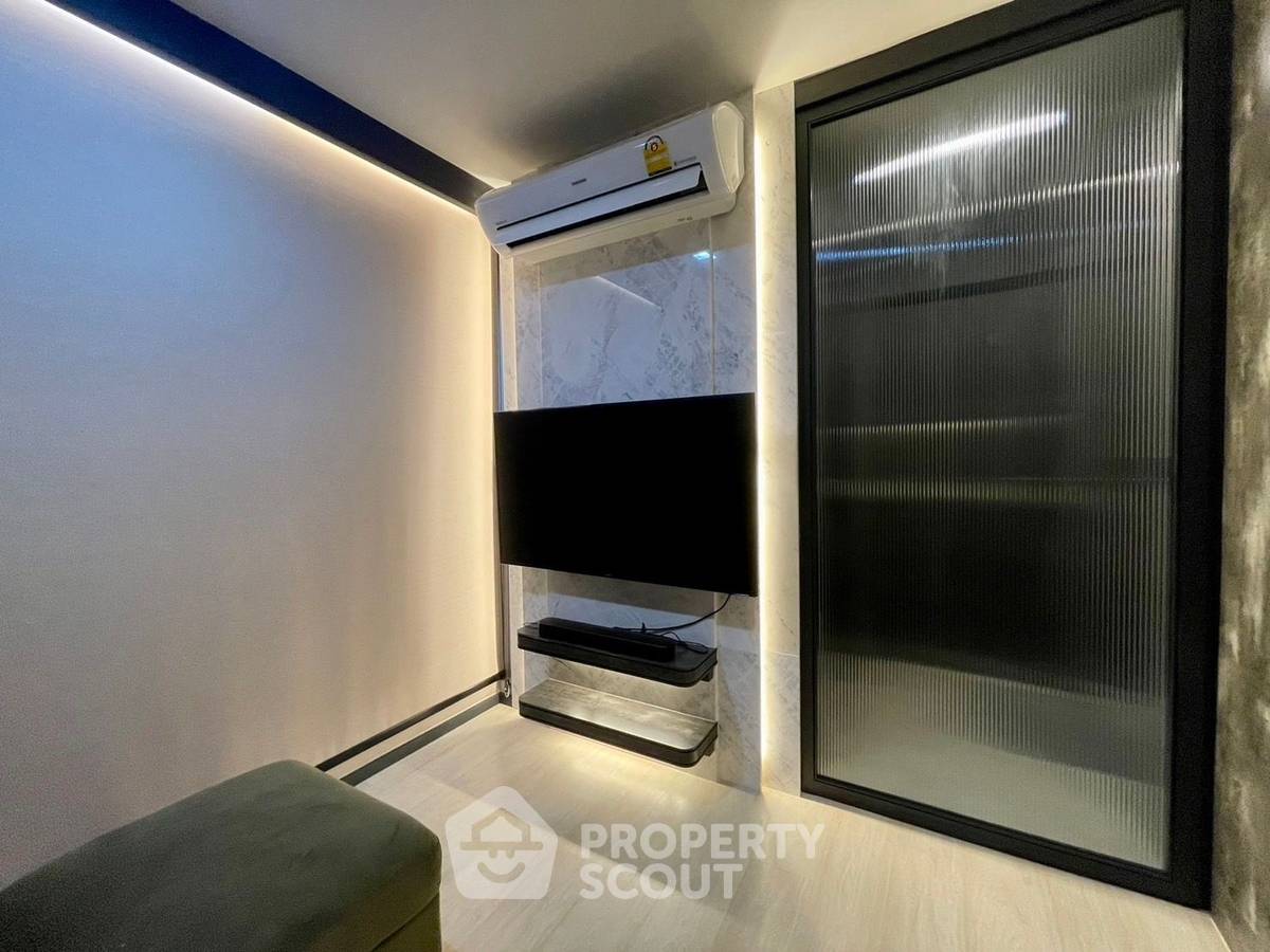 picture High-Floor 2-BR 45 Sqm At Life One Wireless, BTS Phloen Chit (ID 2744089) - 1/21