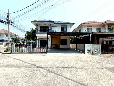 ขายบ้านเดี่ยว : มีแค่หลังเดียว!! บ้านเดี่ยว 2 ชั้น หลังมุม ถนนเมน นนทวีวิลล์ 5 รีโนเวทใหม่ 4.2 ล้าน