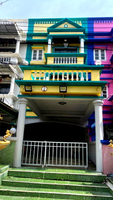 เช่าทาวน์โฮม กรุงเทพมหานคร : ให้ เช่าทาวน์โฮม 3 ชั้น โครงการบ้านสวนหลวงนิเวศน์ (ตรงข้ามสวนหลวง ร.9)