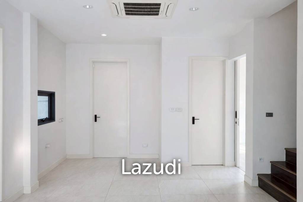 รูป 4 bed 4 bath Townhouse 3 parking The Sonne Srinakarin-Bangna - รูปที่ 8/16