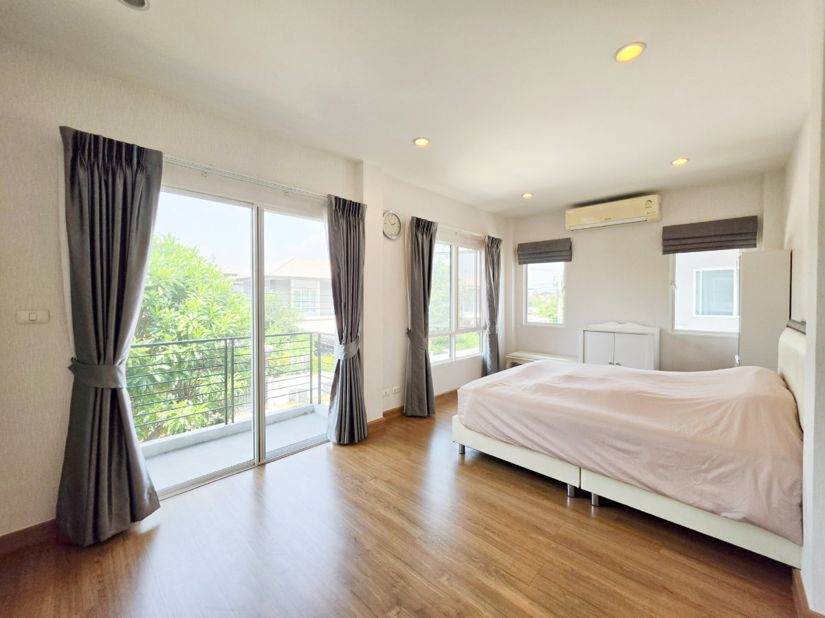 รูป ถูกมาก!!! บ้านเดี่ยว  หมู่บ้าน เซนโทร วัชรพล พื้นที่ 50 ตรว. 3 ห้องนอน 3 ห้องน้ำ  พร้อมแต่งสวนรอบบ้านสวย ทำเลดี ติดถนนสุขาภิบาล 5 - รูปที่ 13/19