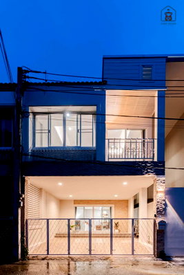 เช่าบ้านแฝด ศาลหลักเมืองจังหวัดเชียงใหม่ : ให้เช่า บ้านแฝดใกล้กองบิน 41 บ้านรีโนเวทใหม่ บ้านสวย พร้อมเข้าอยู่ (ID:613HR)