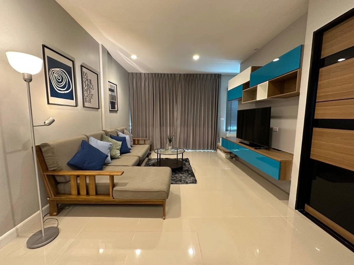 picture Baan Klang Muang Sathorn-Taksin 2 - 4/18