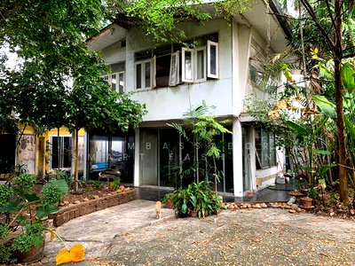 เช่าบ้านเดี่ยว ถนนสุขุมวิท : ให้เช่าบ้าน 2 ชั้น พร้อมที่ดิน  สุขุมวิท ซอย 109 (สันติคาม ซอย 8)