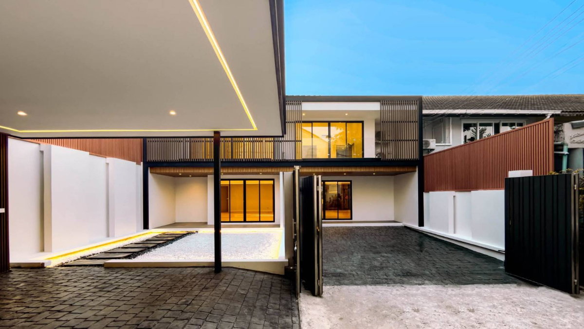 picture Twin houses for sale, Minimal Modern Luxury style, in the heart of Sukhumvit. A rare and prime location, ideal for large families.-SW003634 - 2/12