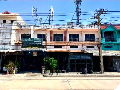 Shophouses for sale Phitsanulok : FOR SALE  COMMERCIAL BUILDING PROPERTY  1991000 BAHT.