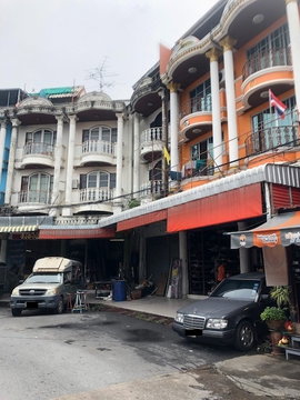 ขายอาคารพาณิชย์ 3 ชั้น 3 คูหาทะลุกัน ซอยวิภาวดีฯ35 ใกล้ถนนวิภาวดีรังสิต 