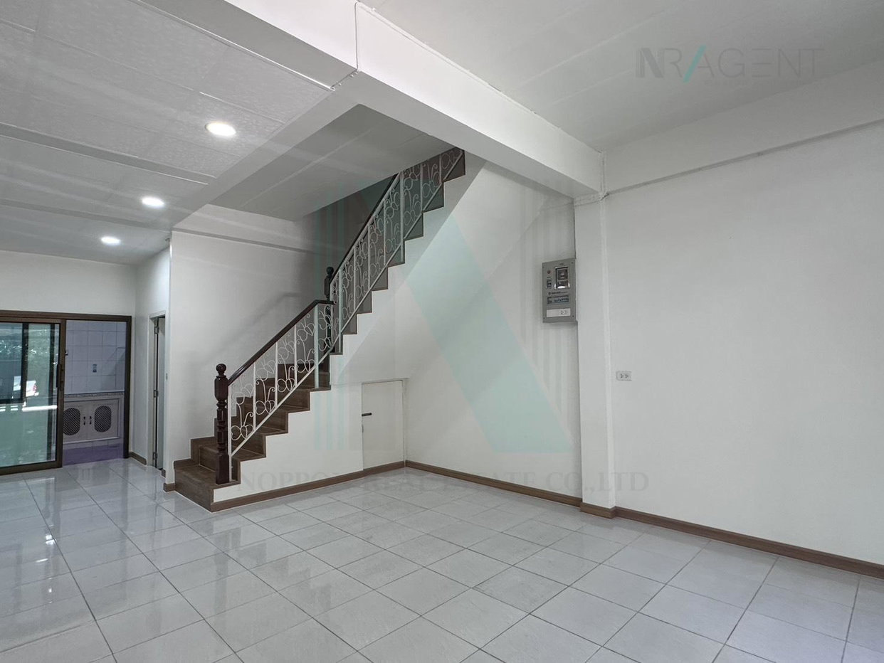 รูป 📌 ขายทาวน์เฮาส์ โครงการ รุ่งกิจ วิลล่า 9 2 ชั้น 3 ห้องนอน 3 ห้องน้ำ - รูปที่ 4/8