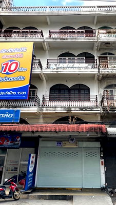 บ้านเดี่ยว วิทยาลัยป้องกันราชอาณาจักร (วปอ.) : ขายอาคารพาณิชย์ 22 ตร.วา, 4 ชั้นครึ่ง ติดถนนสุทธิสารวินิจฉัย ราคาถูก