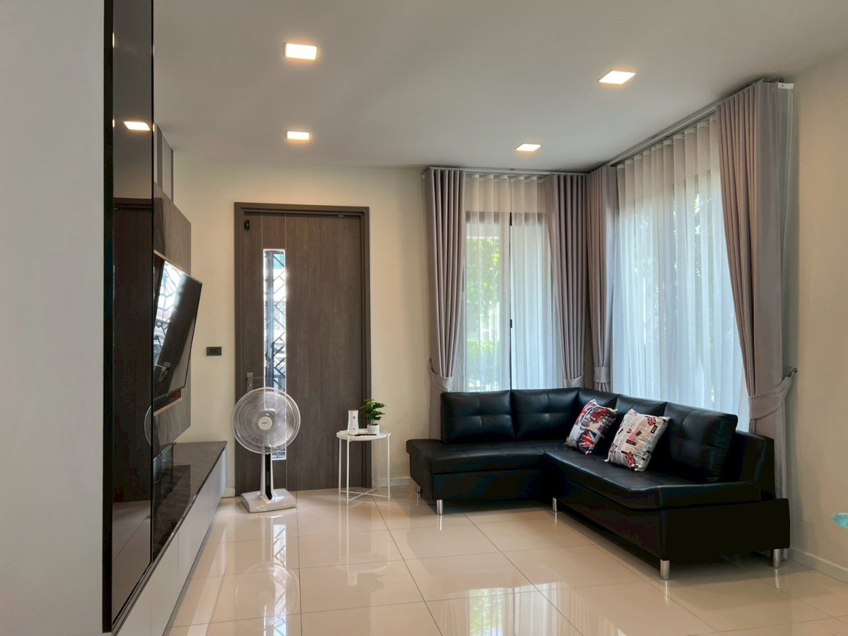 รูป ให้เช่าบ้านเดี่ยว Modern Luxury | แกรนด์ บริทาเนีย บางนา กม.12 ✨ - รูปที่ 4/29