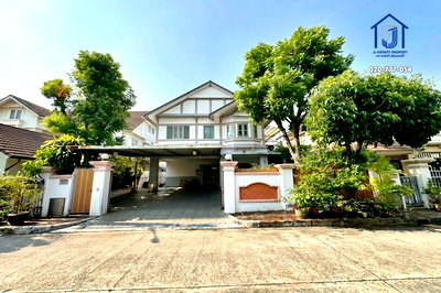 ขายบ้านเดี่ยว : ขายบ้านเดี่ยวหรู 2 ชั้น หมู่บ้านลัดดารมย์ เอกมัย-รามอินทรา ถนนประดิษฐ์มนูธรรม ติดทางด่วนฉลองรัช