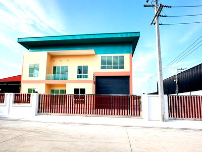 ขายโรงงาน : พื้นที่สีม่วง รง4. โรงงานใหม่ 2 ชั้น 5 ห้องอเนกประสงค์ 4 ห้องน้ำ ใกล้ตลาดดอนหวาย 900 ม. 400 ตร.ว. 850 ตร.ม สามพราน ไร่ขิง อ้อมใหญ่