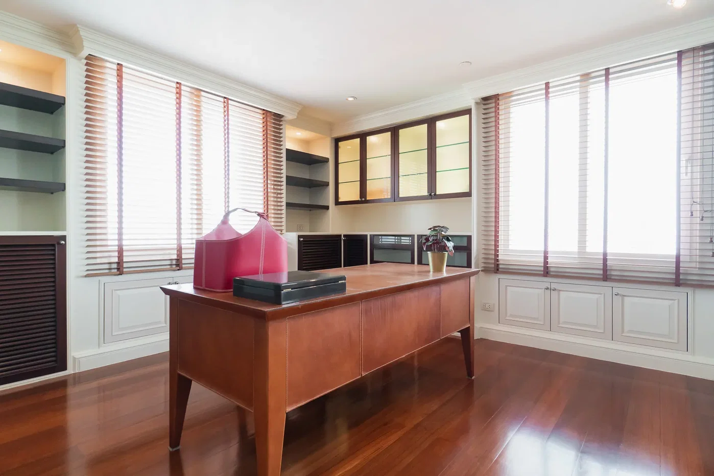 รูป Las Colinas 4 bedrooms, for rent - รูปที่ 16/54