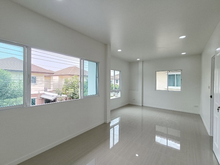 รูป ลำลูกกาคลอง 3 ปทุมธานี หมู่บ้านวราภิรมย์ 2 นัดชมบ้าน 085-318-6868 คุณวา - รูปที่ 15/23