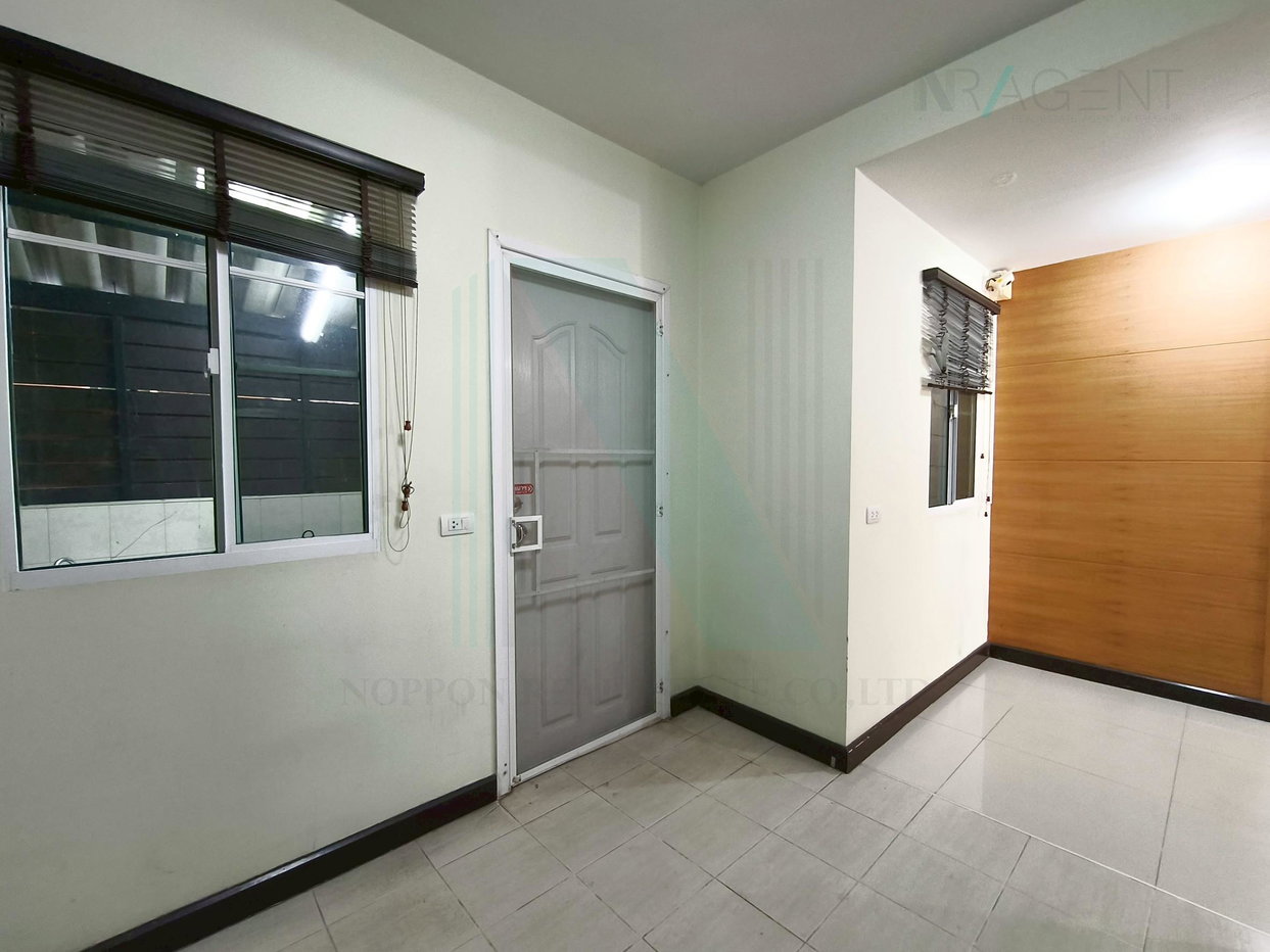 รูป ขายบ้านเดี่ยว โครงการ ภัสสร เพรสทีจ อ่อนนุช 2 ชั้น 3 ห้องนอน 2 ห้องน้ำ - รูปที่ 7/8