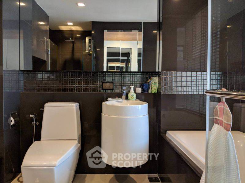 รูป คอนโด 2 ห้องนอน ชั้นสูง 25 Rhythm Sathorn ขนาด 66 ตร.ม. ใกล้ BTS สะพานตากสิน 300 ม. (ID 2827848) - รูปที่ 8/14