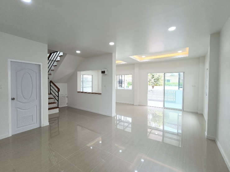 รูป ลำลูกกาคลอง 3 ปทุมธานี หมู่บ้านวราภิรมย์ 2 นัดชมบ้าน 085-318-6868 คุณวา - รูปที่ 12/23
