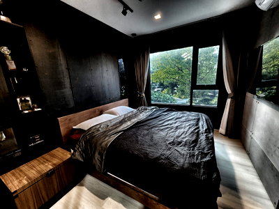 Condos for sale : Life One Wireless【𝐒𝐄𝐋𝐋 & 𝐑𝐄𝐍𝐓】🔥A cool, modern, and uniquely stylish dark-toned room!🔥 Contact Line ID: @hacondo