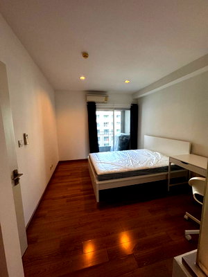 Condos for sale : The Seed Memories Siam【𝐒𝐄𝐋𝐋 & 𝐑𝐄𝐍𝐓】🔥A minimalist room in white and cream tones; simple yet stylish !🔥 Contact Line ID: @hacondo