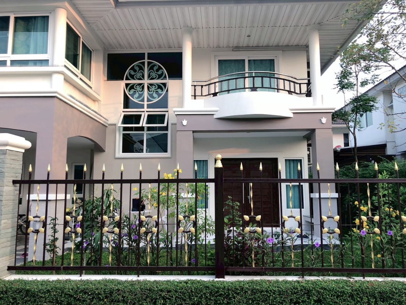 Houses for sale : Urgent Sale | Family Home in Prime Location  Supalai Prima Villa, Phaholyothin 50 (Thepharak Rd., Soi 53)