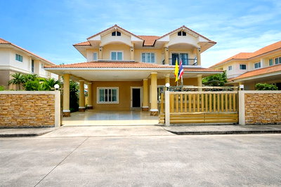 บ้านเดี่ยวให้เช่า : ใกล้ม.ขอนแก่น 2.9 กม. บ้านเดี่ยว 4 นอน 3 น้ำ สนามบิน ถ.มิตรภาพ 108 ตร.ว.300 ตร.ม.ตลาดศิลามหานคร 450 ม. ต.ศิลา หรูหรา ตกแต่งครบ