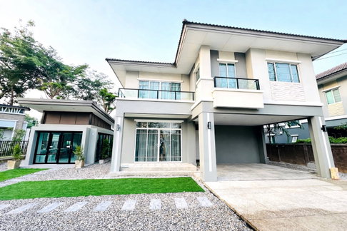 🏡 2-Storey Detached House , Corner Unit for Rent in a Quality Project – Great location with easy access. Close to many other amenities 