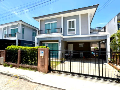 เช่าบ้านแฝด โบ๊ท ลากูน ภูเก็ต : ภัสสร เกาะแก้ว โดย พฤกษา ให้เช่าบ้านแฝดสไตล์บ้านเดี่ยว 3 ห้องนอน มาพร้อมเฟอร์นิเจอร์พร้อมเข้าอยู่ ใกล้โรงเรียนนานาชาติบริติช