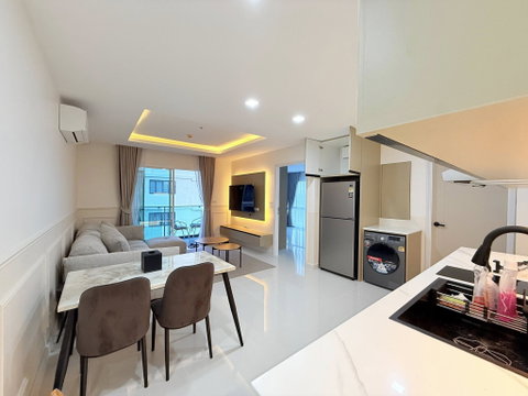 One Tower Condo for Sale Pratumnak Corner Unit Golf View