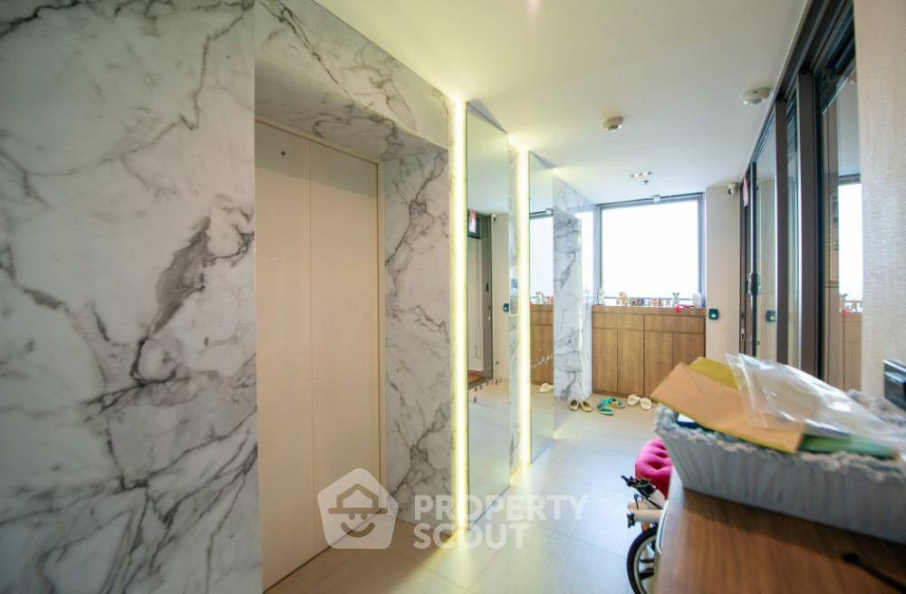 picture 2-BR 82 Sqm High-Floor Condo At Star View, Near Phra Ram 3 (ID 2830552) - 10/12