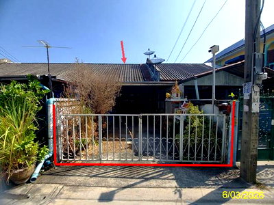 Townhouses for sale Samut Prakarn : TOWN HOUSE 25 Sq.w. Phra Pra Daeng Samut Prakarn for 958,000