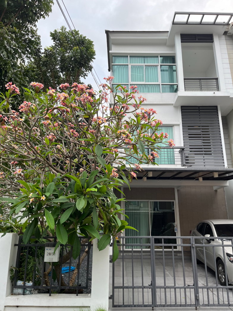 Townhouses for sale : ✨Sale!! TownHouse The Metro Rama9✨LineID: @Propvel (with @ in front)✨
