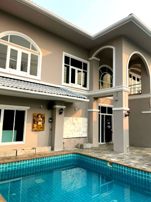 เช่าบ้านเดี่ยว ศาลหลักเมืองจังหวัดเชียงใหม่ : 🏡 ให้เช่าพูลวิลล่า รีโนเวทใหม่ ในโครงการคุณภาพ เดินทางสะดวก ใกล้แยกรวมโชค พร้อมเฟอร์นิเจอร์ครบชุด ทำเลดีมาก