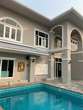 🏡 ให้เช่าพูลวิลล่า รีโนเวทใหม่ ในโครงการคุณภาพ เดินทางสะดวก ใกล้แยกรวมโชค พร้อมเฟอร์นิเจอร์ครบชุด ทำเลดีมาก