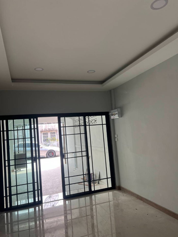 รูป ขายบ้านบุษราคัมชลบุรี เนื้อที่ 20 ตารางวา 2 ห้องนอน 1 ห้องน้ำ หลังริม โครงการบุษราคัม หลังจาก 2 บาท ตำบลเสม็ด อำเภอเมืองชลบุรี จังหวัดชลบุรี - รูปที่ 8/9