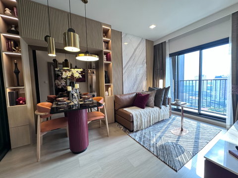 Life Phahon–Ladprao 1 bedroom, located near BTS and MRT lines.