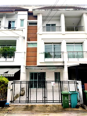ทาวน์โฮม ถนนลาดปลาเค้า : ขายทาวน์เฮาส์ โครงการ บ้านกลางเมือง สวิสทาวน์ เกษตร-นวมินทร์ 2 ชั้น 3 ห้องนอน 3 ห้องน้ำ