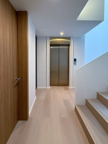 รูป HR3424เช่า Home Office & Townhome สไตล์ Luxury รีโนเวทใหม่ทั้งหลัง พร้อมลิฟต์ส่วนตัว – ซอยปรีดี 14 (ใกล้เอกมัย-ทองหล่อ) - รูปที่ 21/27