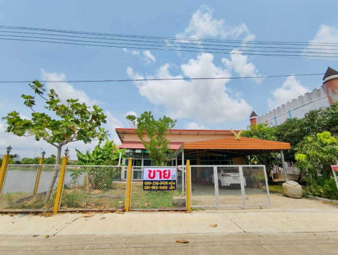 ขายบ้านเดี่ยวชั้นเดียว ริมน้ำ บรรยากาศรีสอร์ท ถนนศรีวารี ใกล้สนามบินสุวรรณภูมิ